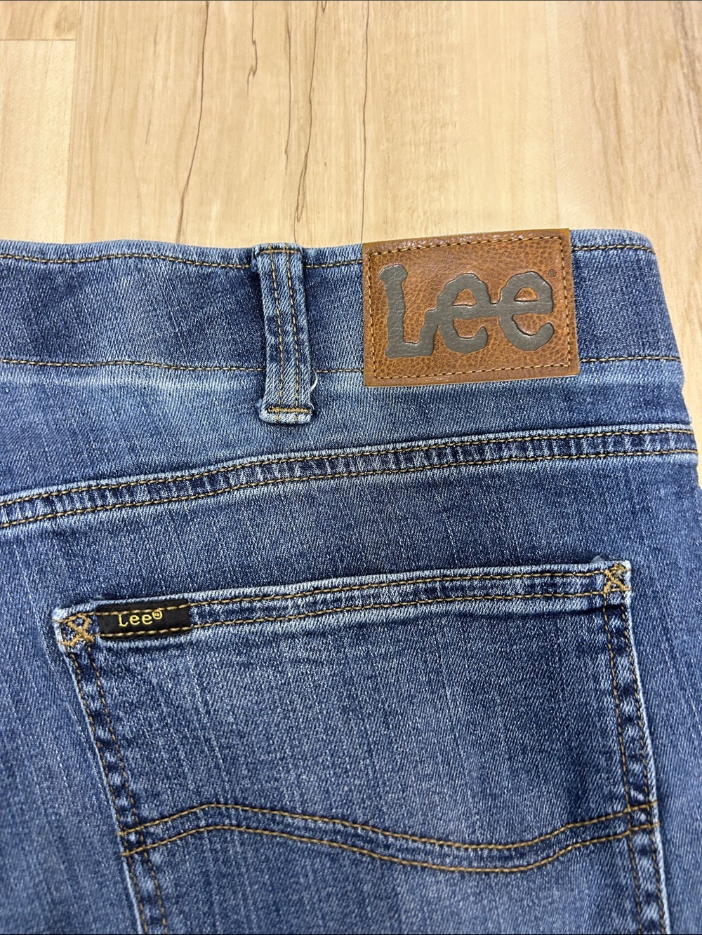 Lee Men’s Straight Jeans in Medium Blue Wash 44 x 34 image 5